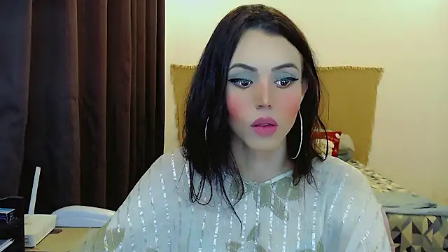 Snapshot of Sophie_Fantasys chatting on January 15, 2:16 am Sophie Fantasys online show from January 15, 2:16 am