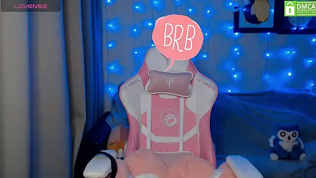 Snapshot of LeahGottty chatting on December 14, 2:53 pm LeahGottty online show from December 14, 2:53 pm