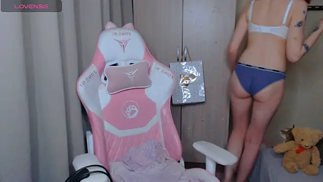 LeahGottty online show from October 9, 10:30 pm