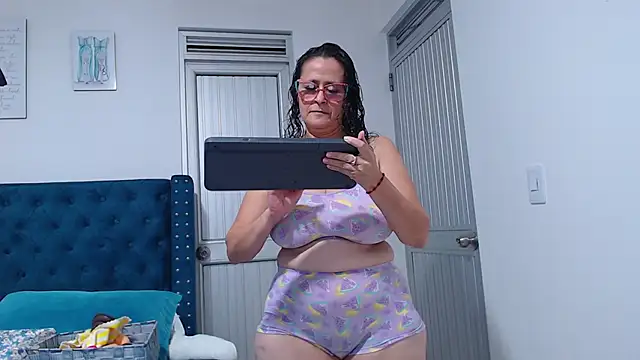 ClayrRosse online show from July 1, 1:18 am