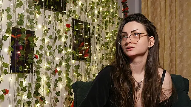 Snapshot of NaughtYHomemadE chatting on January 11, 10:20 am NaughtYHomemadE online show from January 11, 10:20 am