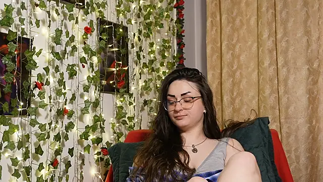 Snapshot of NaughtYHomemadE chatting on January 14, 12:00 pm NaughtYHomemadE online show from January 14, 12:00 pm