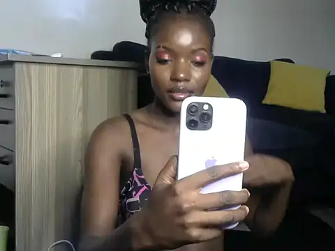 Snapshot of Aisharahma254 chatting on December 4, 12:03 pm Aisharahma254 online show from December 4, 12:03 pm