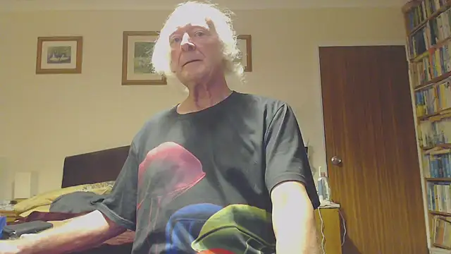 Snapshot of WaverlyKernow chatting on January 29, 8:14 pm WaverlyKernow online show from January 29, 8:14 pm