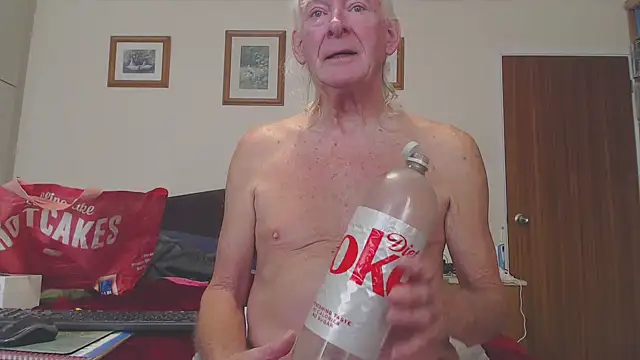 Snapshot of WaverlyKernow chatting on September 24, 1:58 pm WaverlyKernow online show from September 24, 1:58 pm