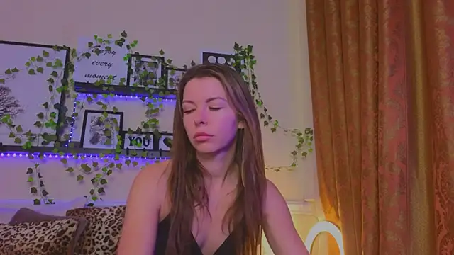 Snapshot of Real_Tini chatting on January 9, 1:02 pm Real Tini online show from January 9, 1:02 pm