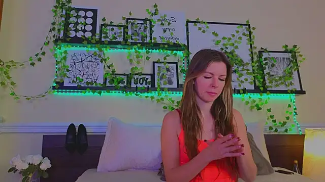 Snapshot of Real_Tini chatting on February 8, 1:11 pm Real Tini online show from February 8, 1:11 pm