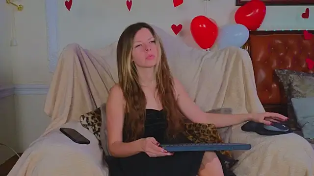 Snapshot of Real_Tini chatting on February 17, 6:20 am Real Tini online show from February 17, 6:20 am