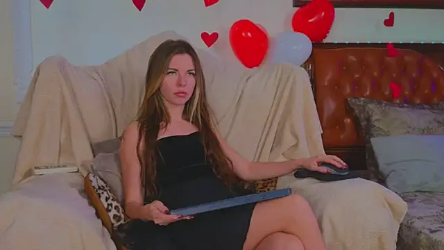 Snapshot of Real_Tini chatting on February 17, 9:46 am Real Tini online show from February 17, 9:46 am