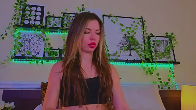 Snapshot of Real_Tini chatting on February 23, 12:16 pm Real Tini online show from February 23, 12:16 pm