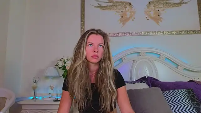 Snapshot of Real_Tini chatting on September 15, 11:43 am Real Tini online show from September 15, 11:43 am