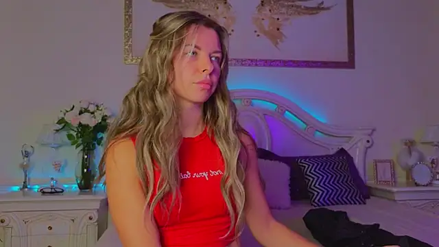 Snapshot of Real_Tini chatting on October 7, 11:40 am Real Tini online show from October 7, 11:40 am