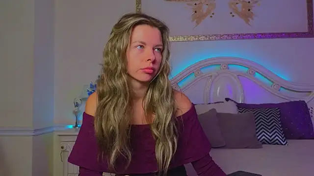 Snapshot of Real_Tini chatting on October 13, 11:54 am Real Tini online show from October 13, 11:54 am