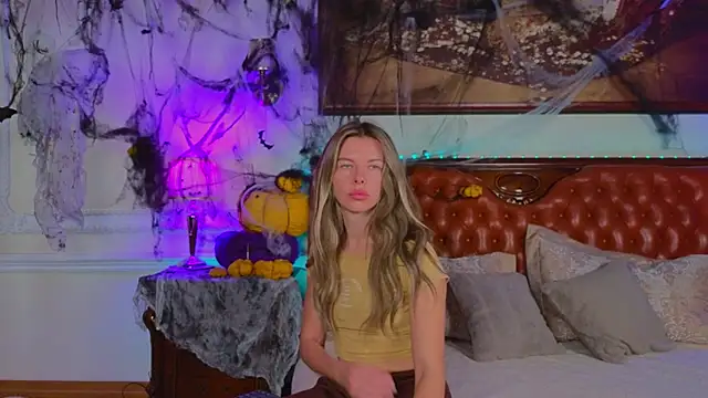 Snapshot of Real_Tini chatting on October 28, 6:06 am Real Tini online show from October 28, 6:06 am