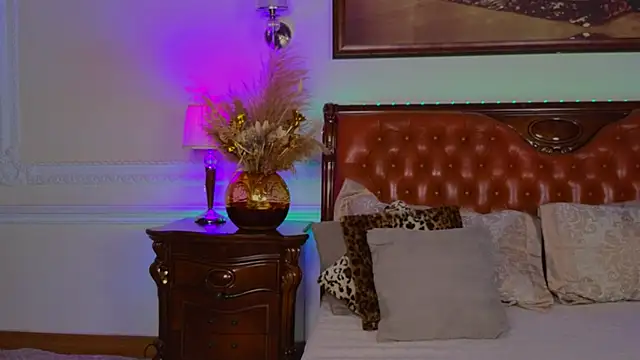 Snapshot of Real_Tini chatting on November 8, 6:13 am Real Tini online show from November 8, 6:13 am