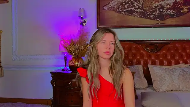 Snapshot of Real_Tini chatting on November 13, 6:12 am Real Tini online show from November 13, 6:12 am