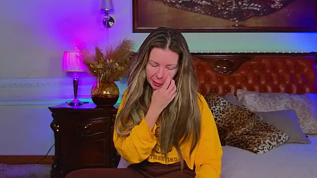 Snapshot of Real_Tini chatting on December 2, 6:19 am Real Tini online show from December 2, 6:19 am