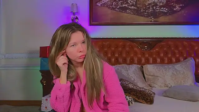 Snapshot of Real_Tini chatting on December 15, 6:17 am Real Tini online show from December 15, 6:17 am