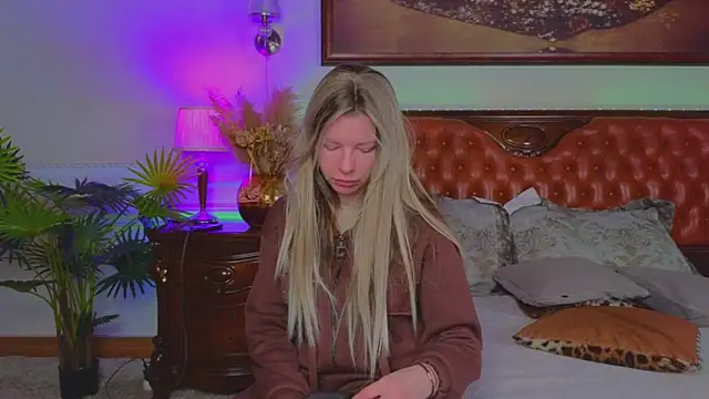 Real Tini online show from February 5, 6:40 am