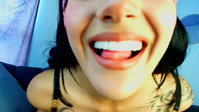 natashapridee  online show from March 18, 8:59 pm