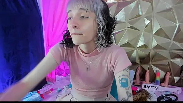 neeko princes online show from January 18, 12:15 pm