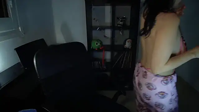 Windy butterfly online show from November 3, 6:53 pm