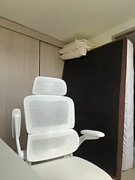 sendfer online show from December 5, 8:05 pm