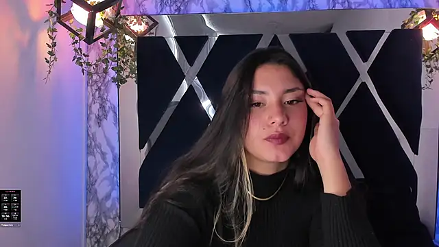 Lia 14  online show from January 4, 2:46 pm