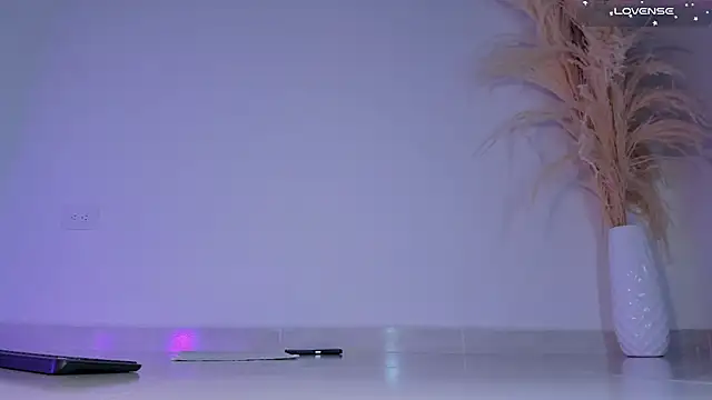 Katherinlevinee1 online show from February 6, 7:28 pm