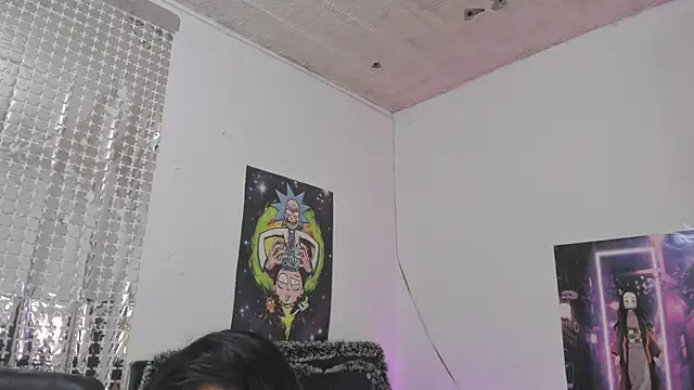 Snapshot of Megan_Miles02 chatting on December 15, 7:24 am Megan Miles02 online show from December 15, 7:24 am