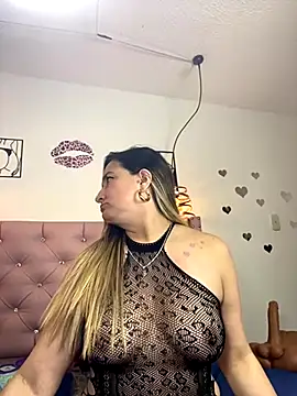 antonella87 online show from October 28, 9:50 pm