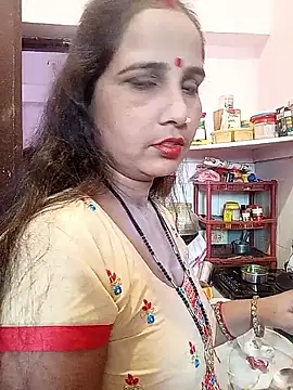 reemacouple007 online show from May 5, 5:37 am