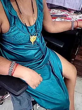 reemacouple007 online show from May 24, 6:40 am