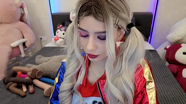 dolly ll online show from November 28, 1:25 pm