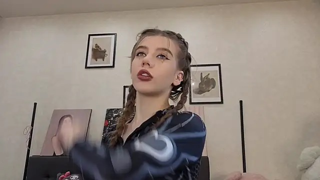 Snapshot of dolly_ll chatting on July 13, 1:36 pm dolly ll online show from July 13, 1:36 pm