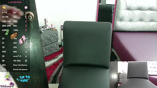 ViickySexy online show from December 17, 7:48 pm