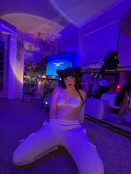 urpuppymoon online show from February 13, 1:01 am