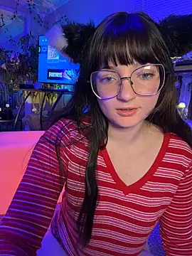 urpuppymoon online show from February 21, 8:37 am