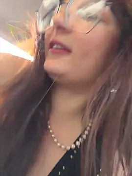 urpuppymoon online show from March 4, 10:16 pm