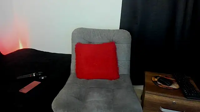 liily moore online show from April 9, 6:02 am