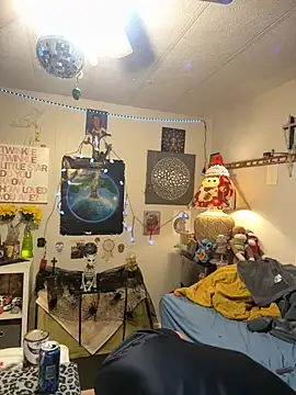 Snapshot of BobbyQ29 chatting on December 15, 8:40 am BobbyQ29 online show from December 15, 8:40 am