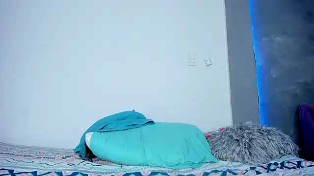 Snapshot of Alexxxholy chatting on November 24, 1:00 pm Alexxxholy online show from November 24, 1:00 pm