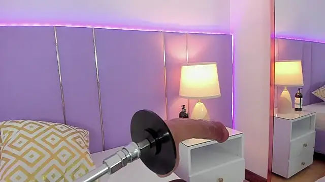 SophyRuiz  online show from September 9, 1:10 pm