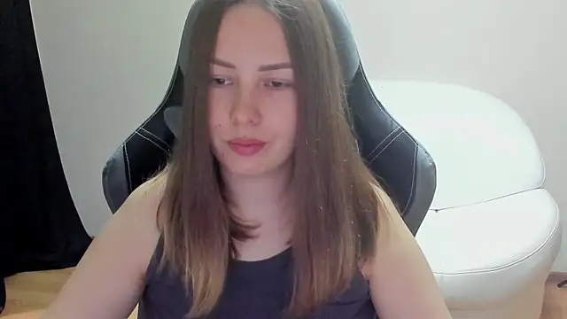 Snapshot of Mia_shy1 chatting on June 1, 5:20 am Mia shy1 online show from June 1, 5:20 am