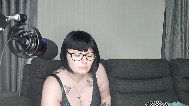 Snapshot of SquirtingIrishShannon chatting on January 20, 9:53 pm SquirtingIrishShannon online show from January 20, 9:53 pm