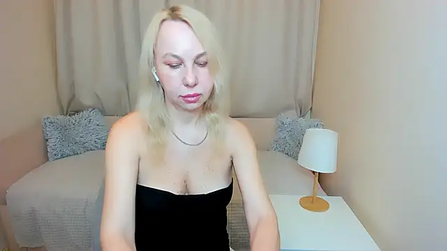 Anny Jey  online show from March 7, 7:44 pm