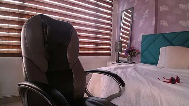 Moony 14 online show from March 8, 8:14 pm