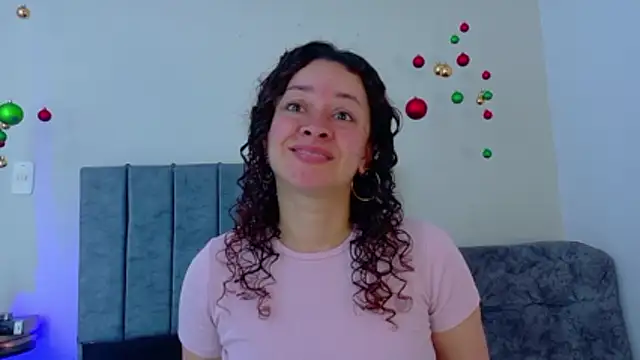 Snapshot of ArtesanaMK chatting on December 1, 5:29 pm ArtesanaMK online show from December 1, 5:29 pm