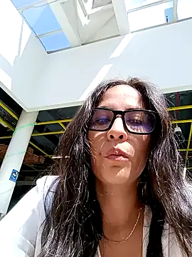 Snapshot of Lena-32 chatting on December 16, 3:43 pm Lena-32 online show from December 16, 3:43 pm