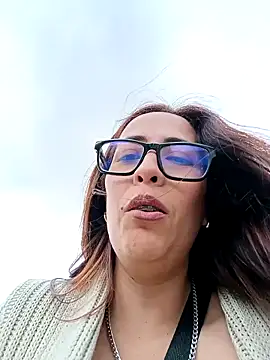 Snapshot of Lena-32 chatting on January 31, 6:57 pm Lena-32 online show from January 31, 6:57 pm